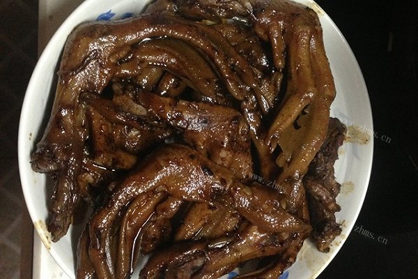 自制卤鸭掌
