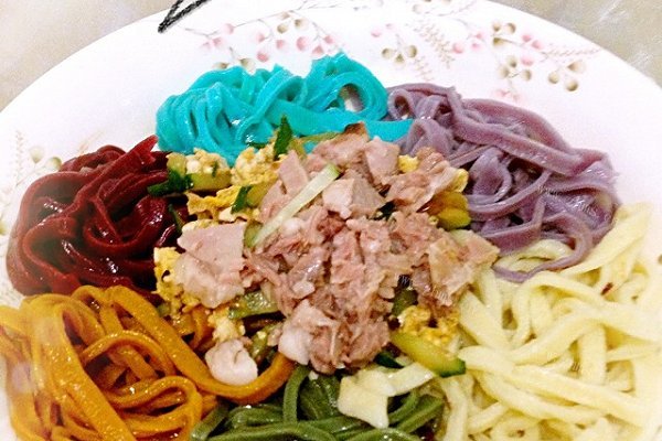 彩色手擀面