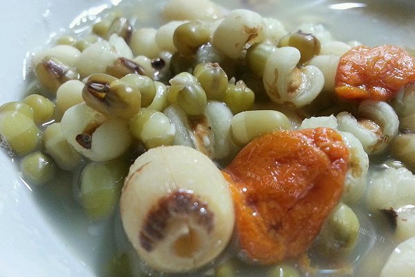 绿豆薏仁莲子粥