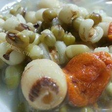 绿豆薏仁莲子粥