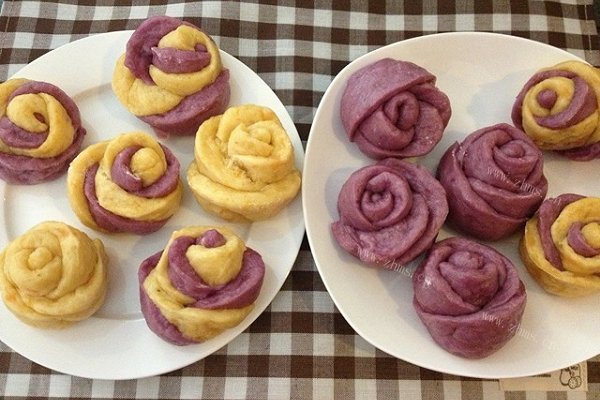 紫薯蛋黄薯玫瑰花馒头-牛奶燕麦版