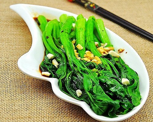 家常白灼菜心