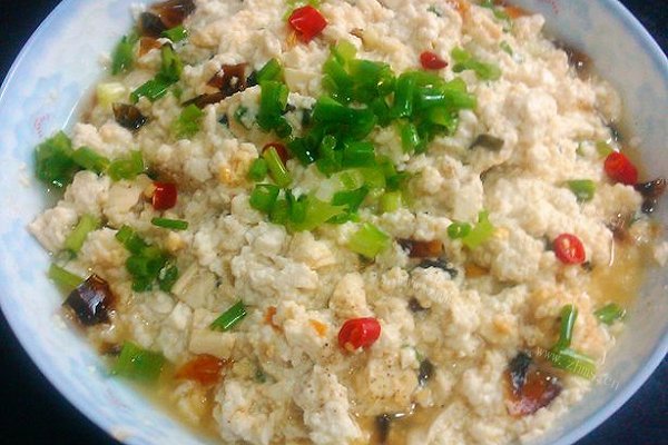 皮蛋拌豆腐（萬字纯酿造酱油试用报告）