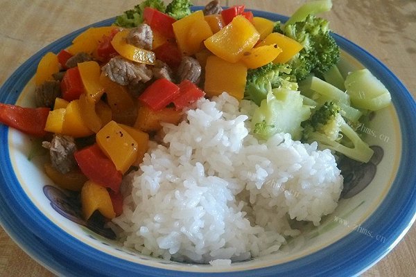 洋葱菜椒炒牛肉