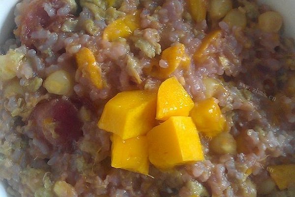 东南亚风情紫金炒饭