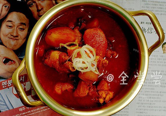 「韩国美食」辣炖鸡汤