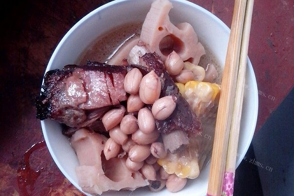 花生玉米莲藕排骨汤