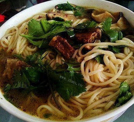 香菇牛肉拉面