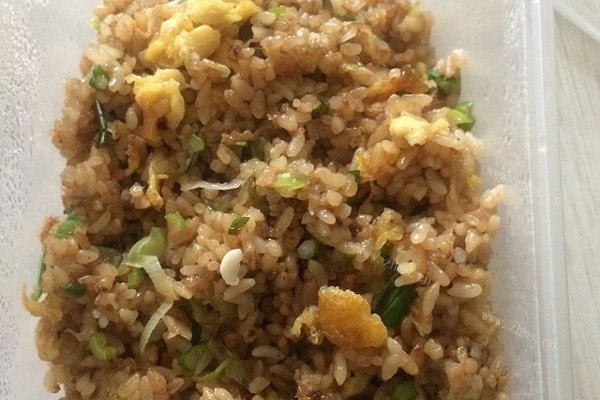 家常酱油炒饭