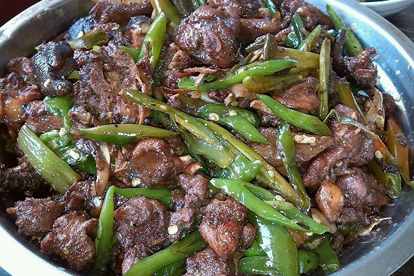 青辣子炒仔鸡（重口味，胆小者慎入）