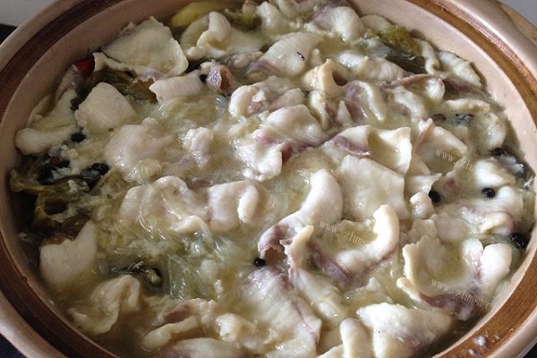 酸菜鱼片粉丝煲