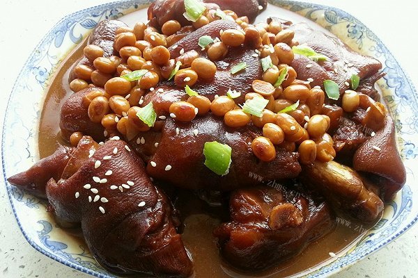 黄豆焖猪脚 很黏很糯补充胶原蛋白~