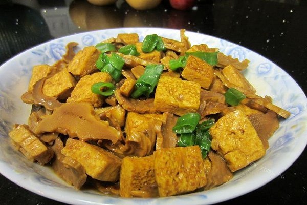 家常凤尾笋烧豆腐