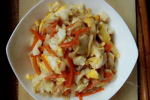 河粉炒金针菇