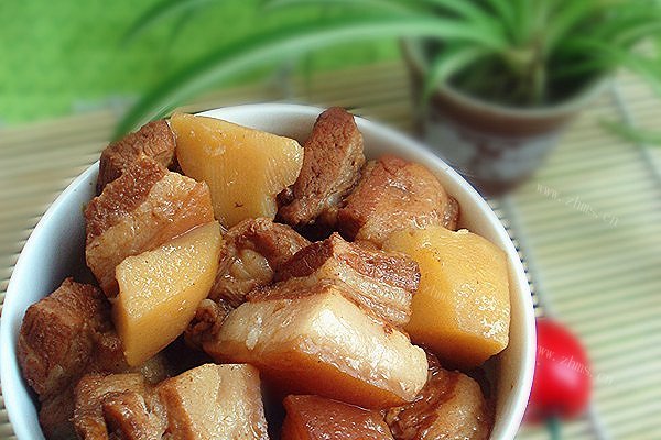 土豆红烧肉