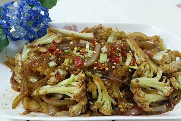 蚂蚁爬树