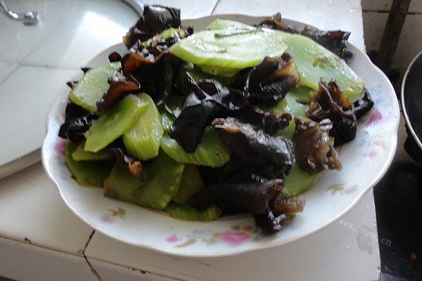 葱油莴笋木耳