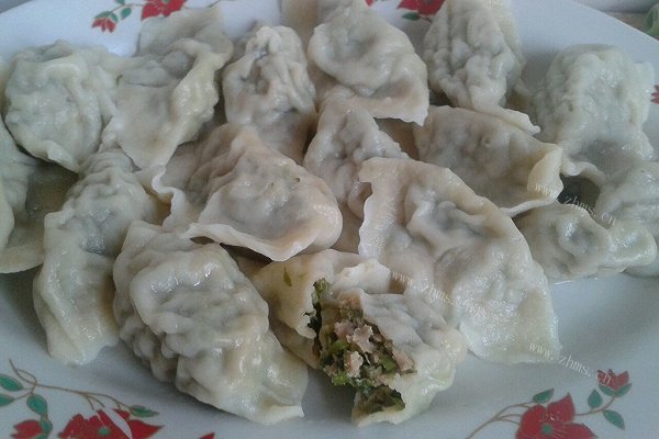 自制芹菜肉饺子