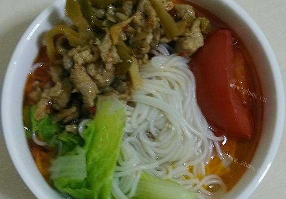 自制香菇榨菜肉丝面