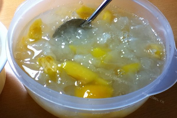枇杷银耳羹