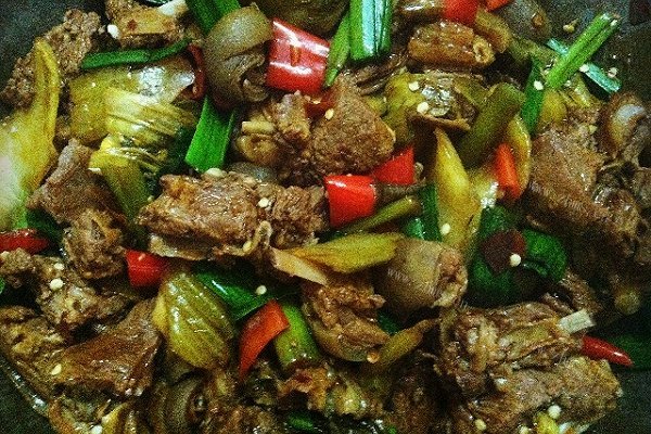 美味酸辣干锅羊肉