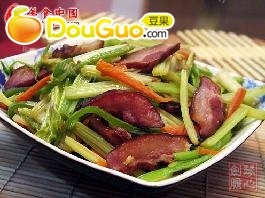 美味的香芹炒腊猪面肉