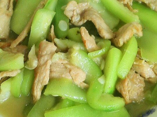 丝瓜炒肉片