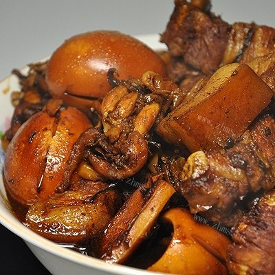 简易版红烧肉、墨鱼烧蛋