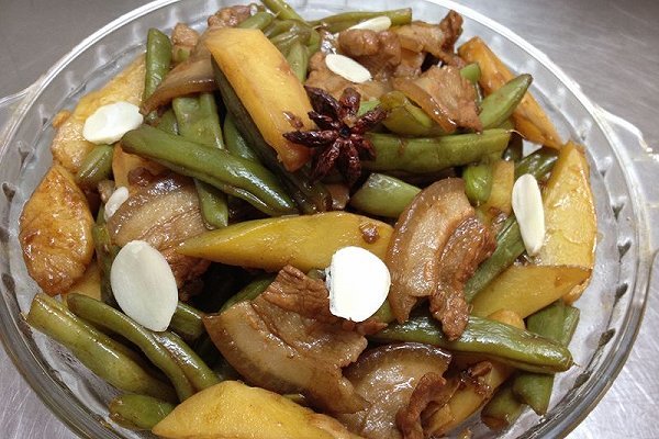 土豆焖豆角