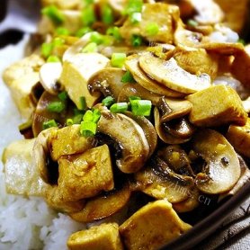 自制口蘑豆腐饭