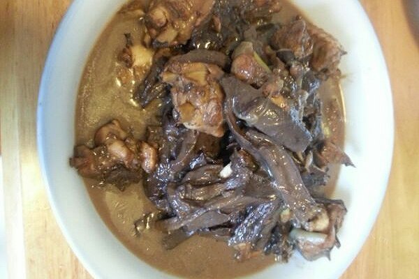 家常草原肉蘑炖鸡