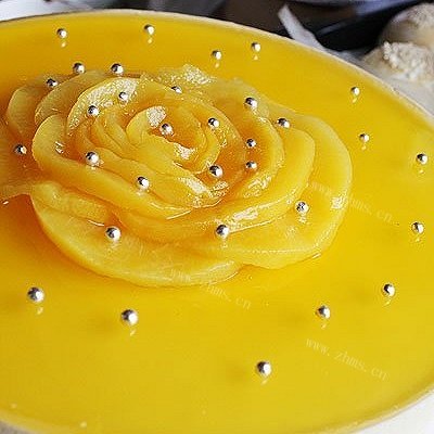 健康美食黄桃慕斯