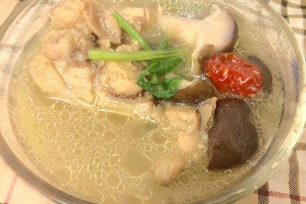 网红小鸡炖蘑菇
