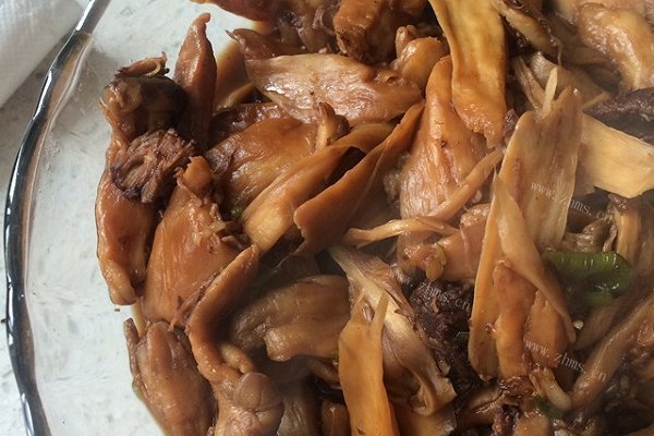 杏鲍菇炖肉
