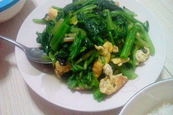 菠菜炒鸡蛋
