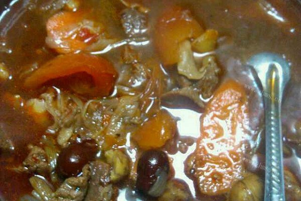 枣香板栗焖牛腩