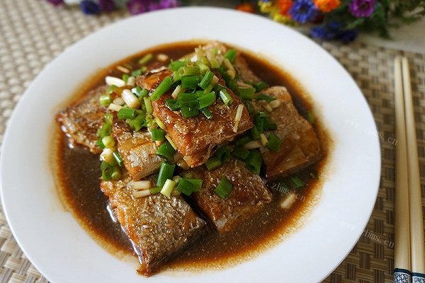 家常红烧带鱼