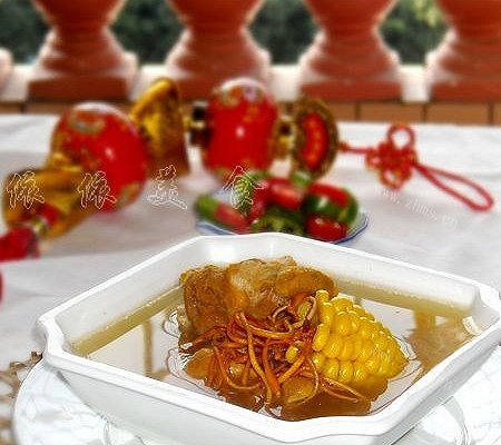 虫草花玉米脊骨汤