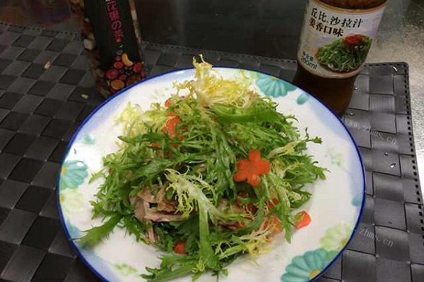 美味姜汁金枪鱼沙拉