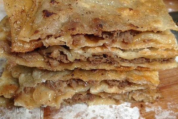 一口香肉饼