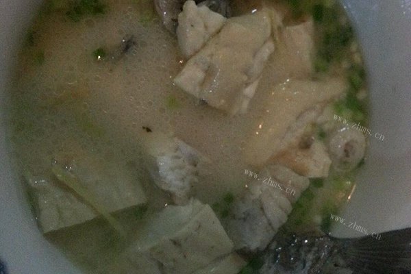 鲫鱼豆腐汤
