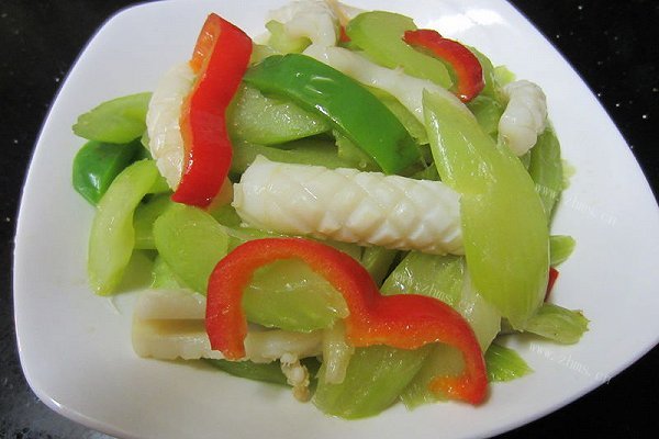 西芹炒鱿鱼