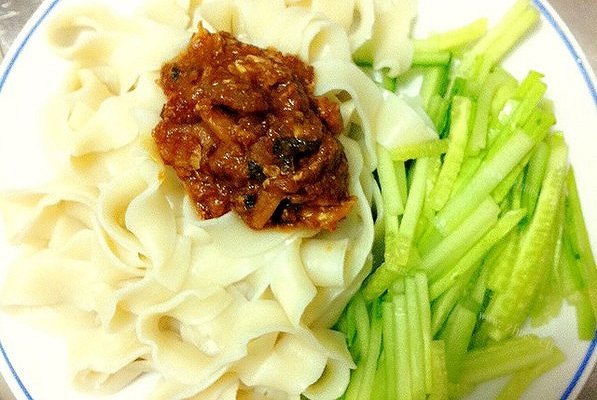 自制炸酱面