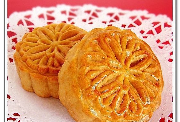 莲蓉蛋黄月饼