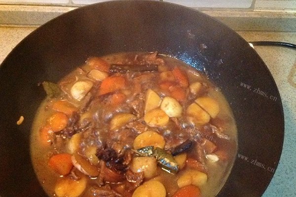 红烧牛肉土豆胡萝卜