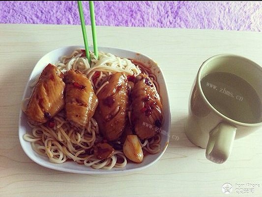 美味酱香鸡翅面