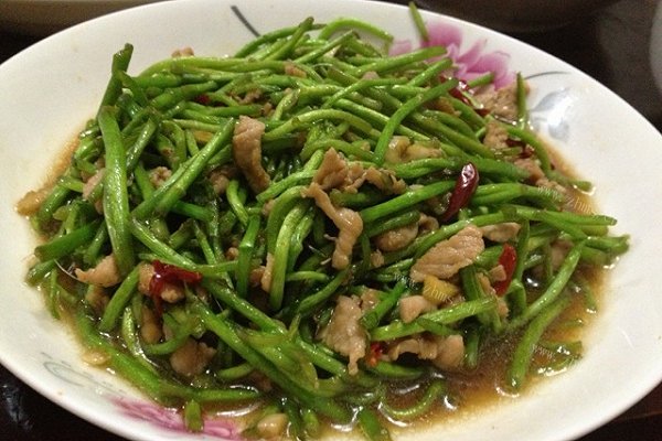 自制泥蒿炒肉