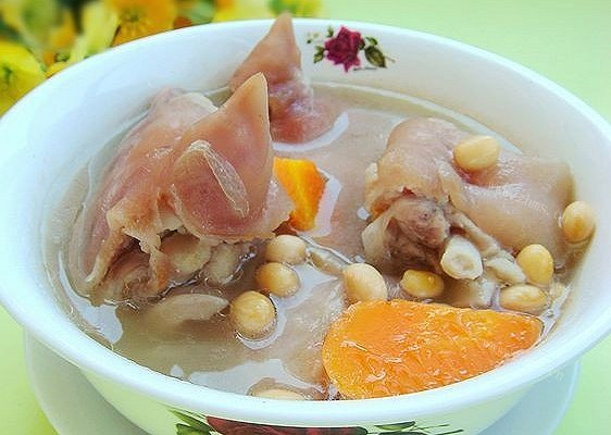 黄豆炖猪手