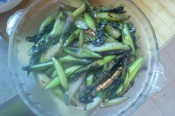 炝炒红油莱