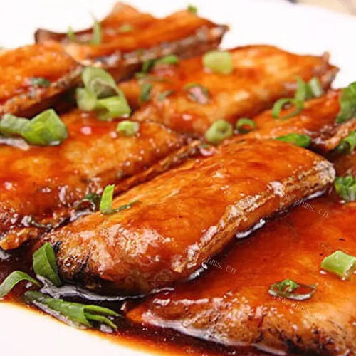 色香味俱全的红烧带鱼